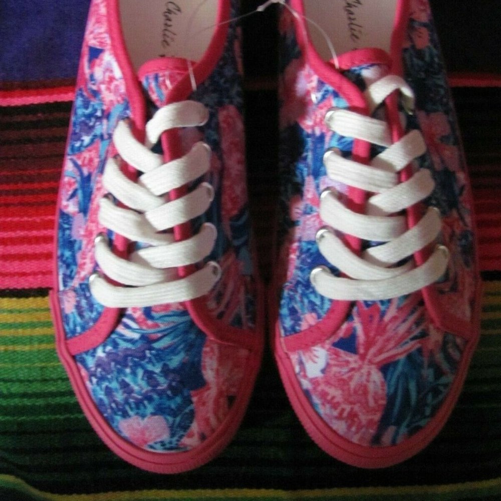 CHARLIE PAIGE  LADIES MULE SNEAKERS  SIZE 9M